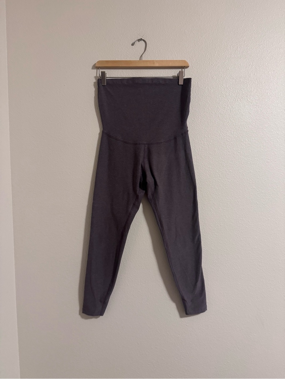 Beyond yoga “beyond the bump” High-Waist Leggings in brown